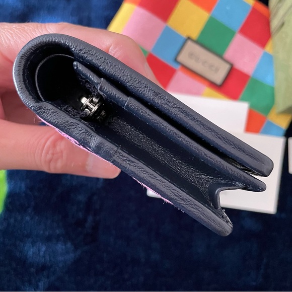 Authentic Gucci GG wallet - Picture 10 of 13